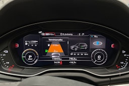 musta Audi Q5 2020 kuva 18.