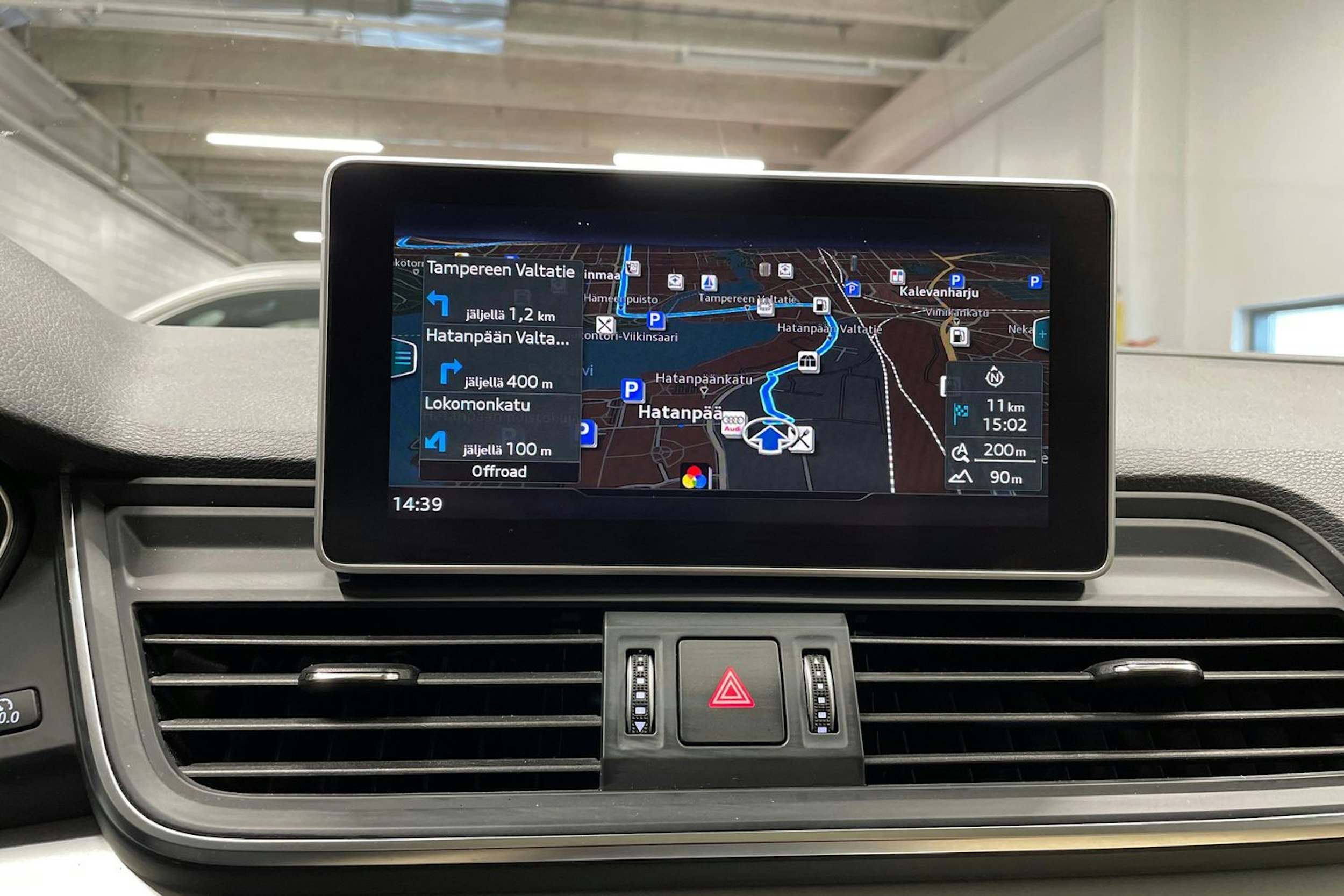 musta Audi Q5 2020 kuva 19.