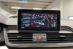 musta Audi Q5 2020 kuva 19.