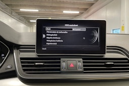 musta Audi Q5 2020 kuva 22.