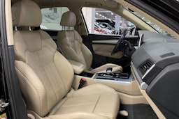 musta Audi Q5 2020 kuva 29.