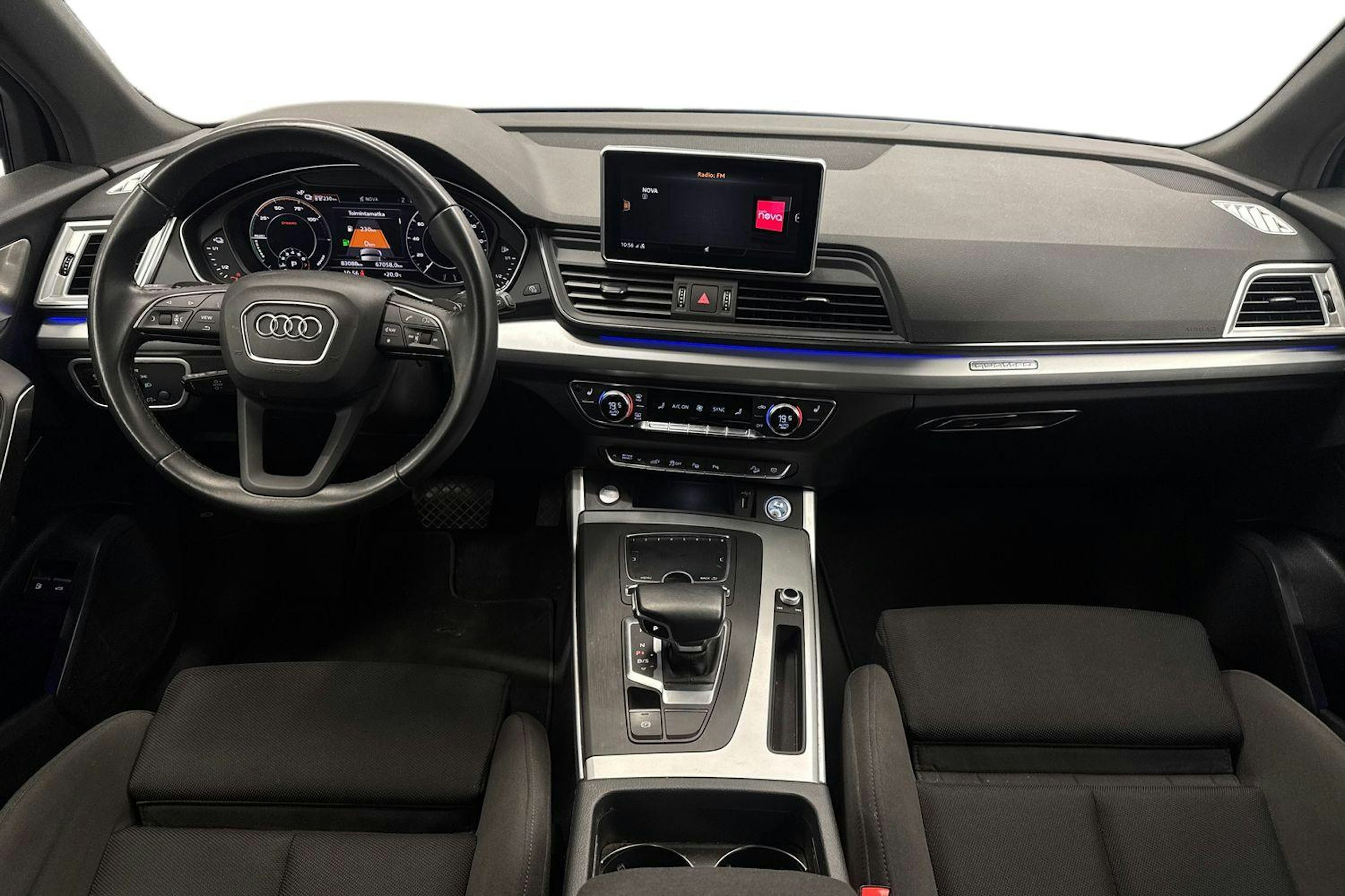 Sininen Audi Q5 2020 kuva 9.