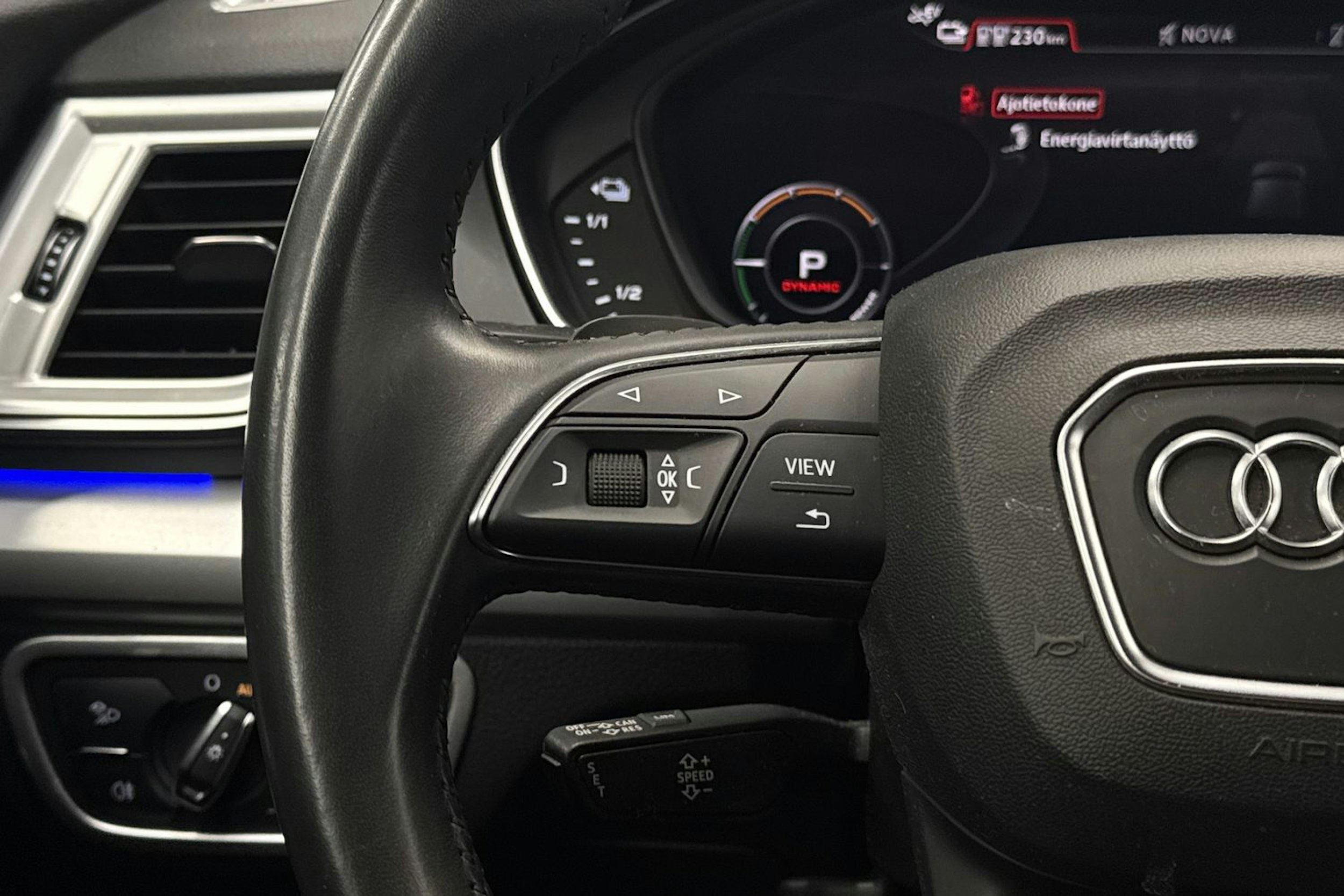 Sininen Audi Q5 2020 kuva 15.