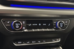 Sininen Audi Q5 2020 kuva 23.