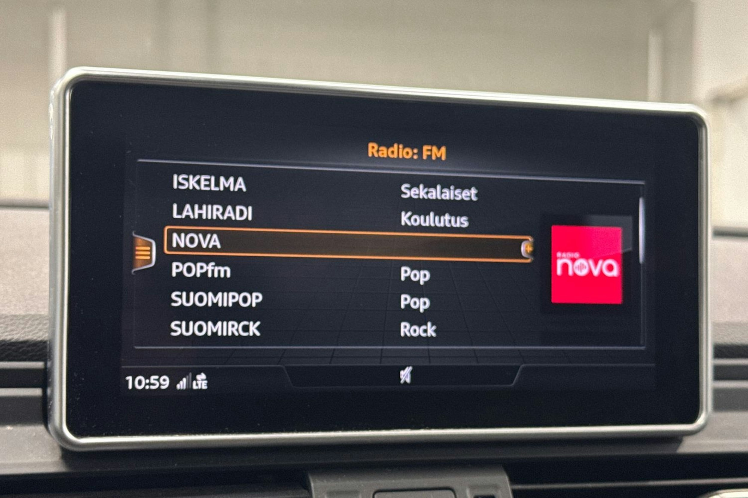 Sininen Audi Q5 2020 kuva 25.