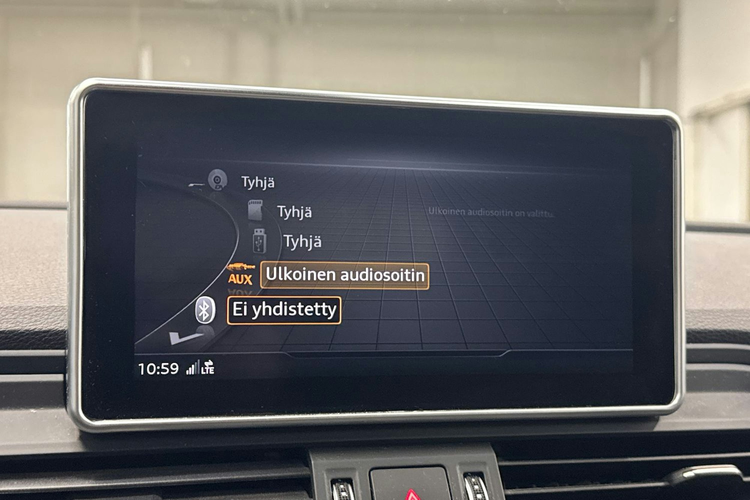 Sininen Audi Q5 2020 kuva 27.