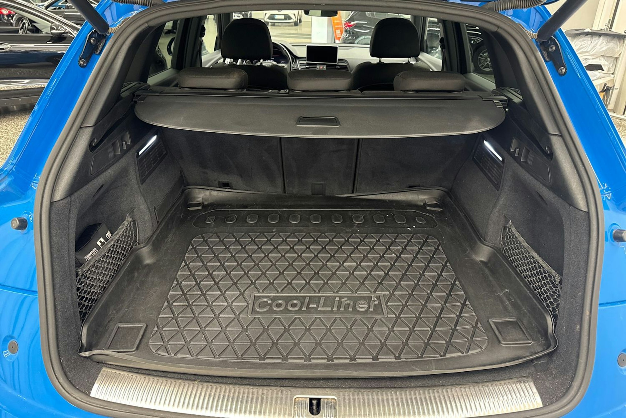 Sininen Audi Q5 2020 kuva 37.