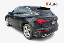 musta Audi Q5 2020 kuva 2.