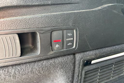 musta Audi Q5 2020 kuva 4.