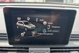 musta Audi Q5 2020 kuva 7.