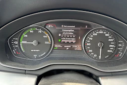 musta Audi Q5 2020 kuva 9.
