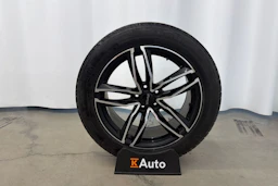musta Audi Q5 2020 kuva 11.