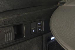 musta Audi Q5 2020 kuva 14.