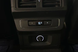 musta Audi Q5 2020 kuva 16.