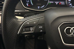 musta Audi Q5 2020 kuva 20.
