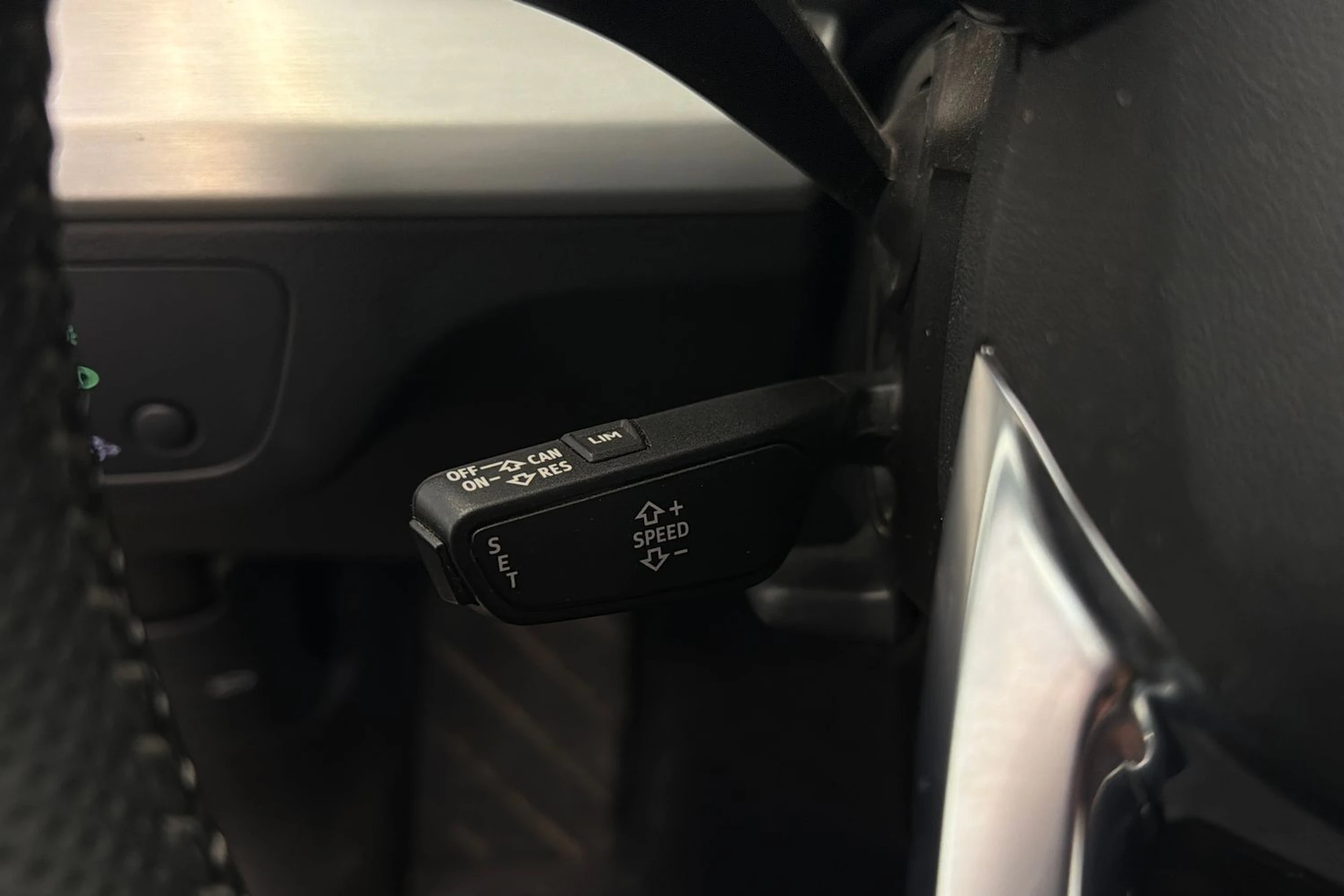 musta Audi Q5 2020 kuva 22.