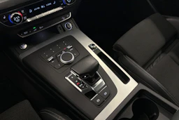 musta Audi Q5 2020 kuva 23.