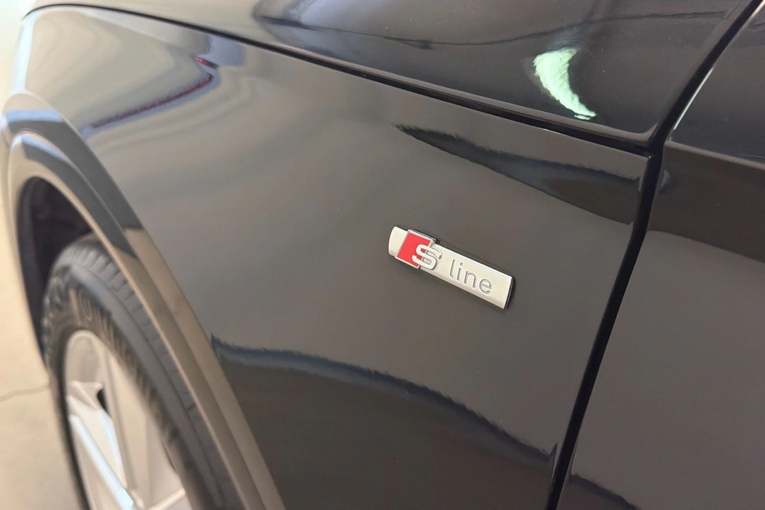 musta Audi Q5 2020 kuva 31.