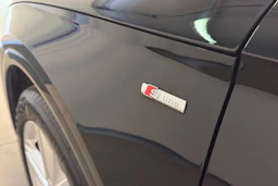 musta Audi Q5 2020 kuva 31.