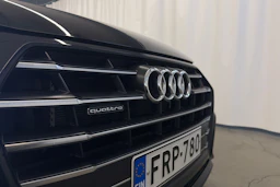 musta Audi Q5 2020 kuva 32.