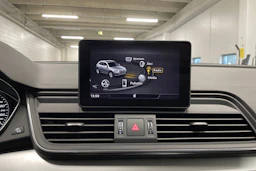 Valkoinen Audi Q5 2020 kuva 15.