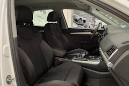 Valkoinen Audi Q5 2020 kuva 23.