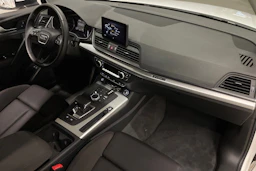 Valkoinen Audi Q5 2020 kuva 24.