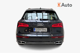 harmaa Audi Q5 2020 kuva 3.