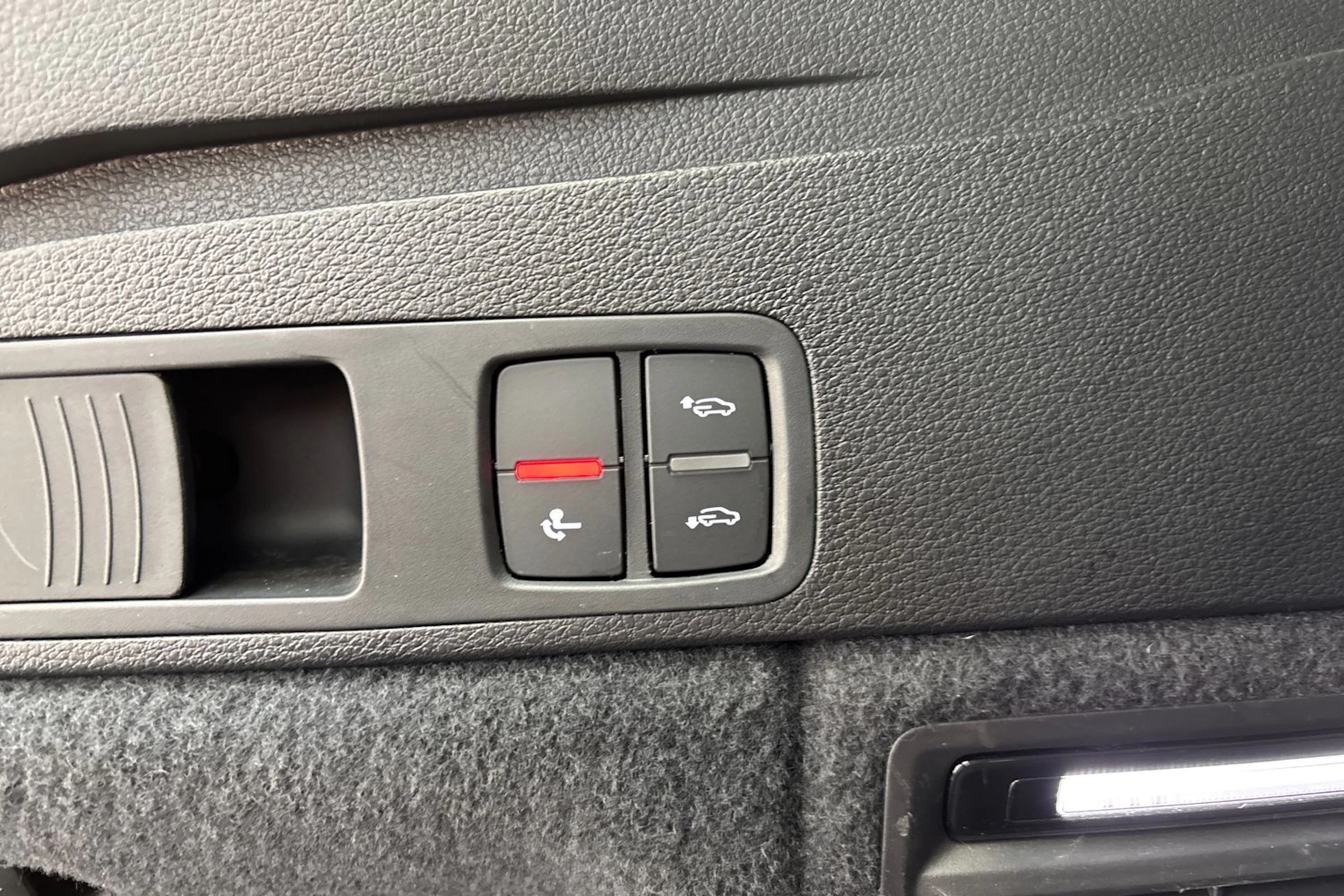 harmaa Audi Q5 2020 kuva 14.