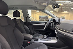 harmaa Audi Q5 2020 kuva 27.