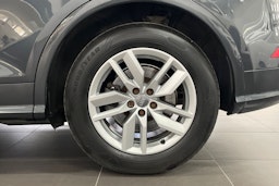 Harmaa Audi Q5 2020 kuva 13.