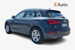 harmaa Audi Q5 2020 kuva 2.