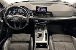 sininen Audi Q5 2020 kuva 9.