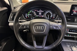 sininen Audi Q5 2020 kuva 14.