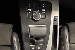 sininen Audi Q5 2020 kuva 18.