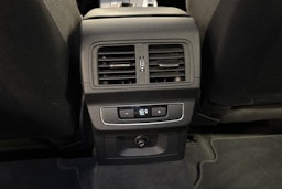 sininen Audi Q5 2020 kuva 19.