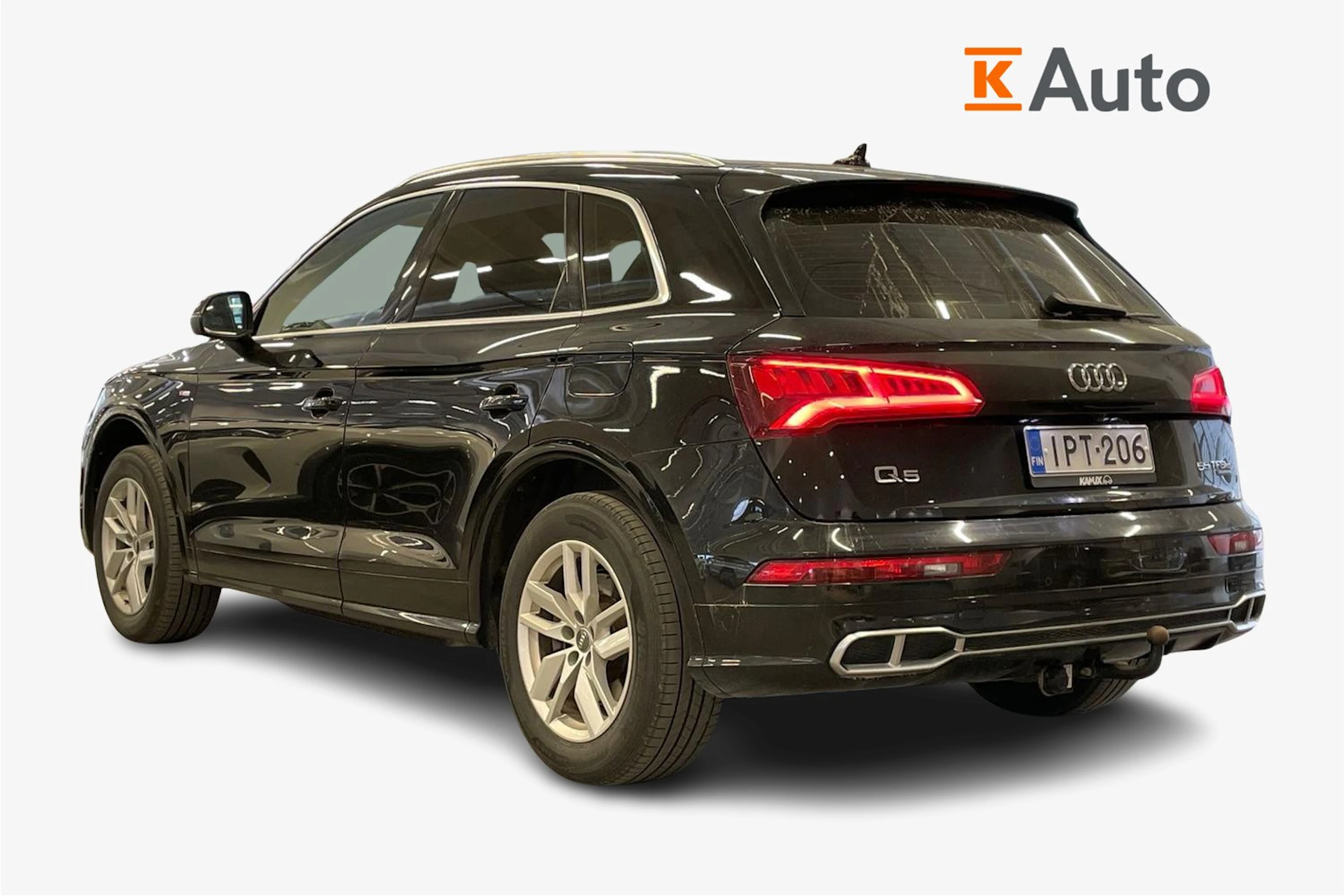 musta Audi Q5 2020 kuva 2.