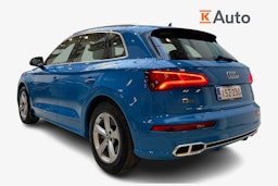 sininen Audi Q5 2020 kuva 2.