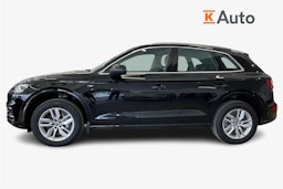 Musta Audi Q5 2020 kuva 6.