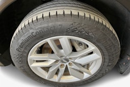 Musta Audi Q5 2020 kuva 11.