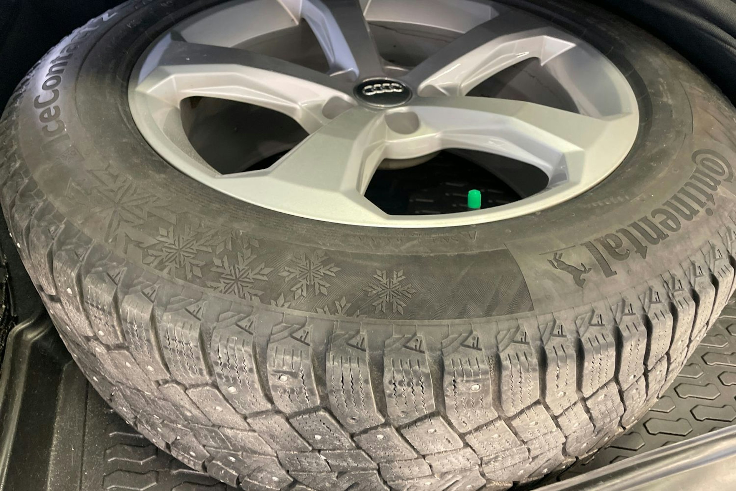 Musta Audi Q5 2020 kuva 13.
