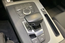 Musta Audi Q5 2020 kuva 18.