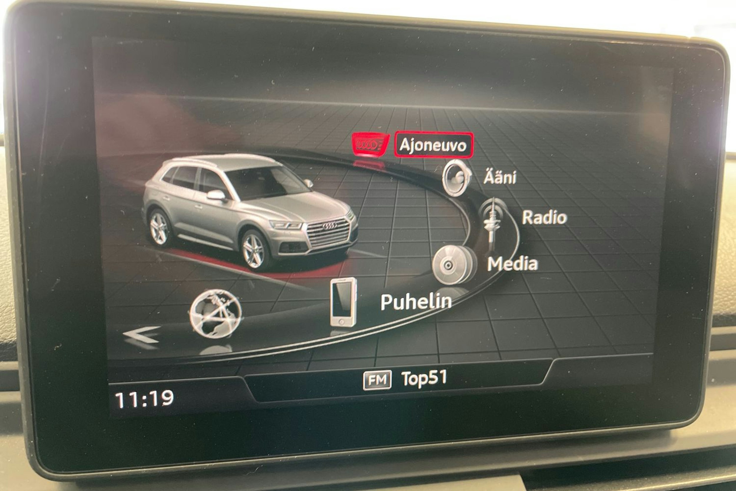 Musta Audi Q5 2020 kuva 20.
