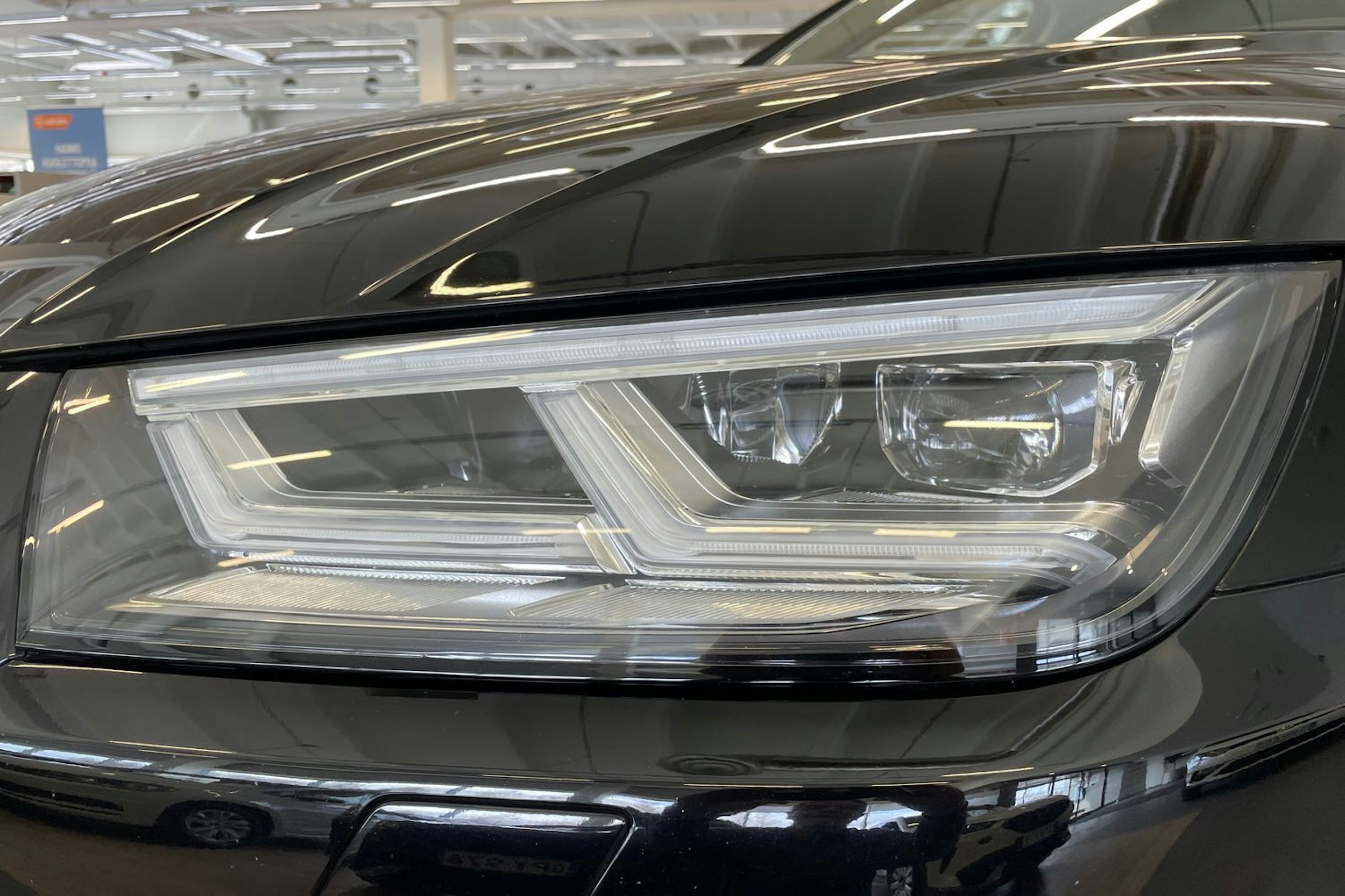 Musta Audi Q5 2020 kuva 25.