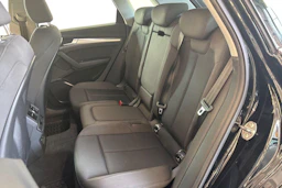 Musta Audi Q5 2020 kuva 8.