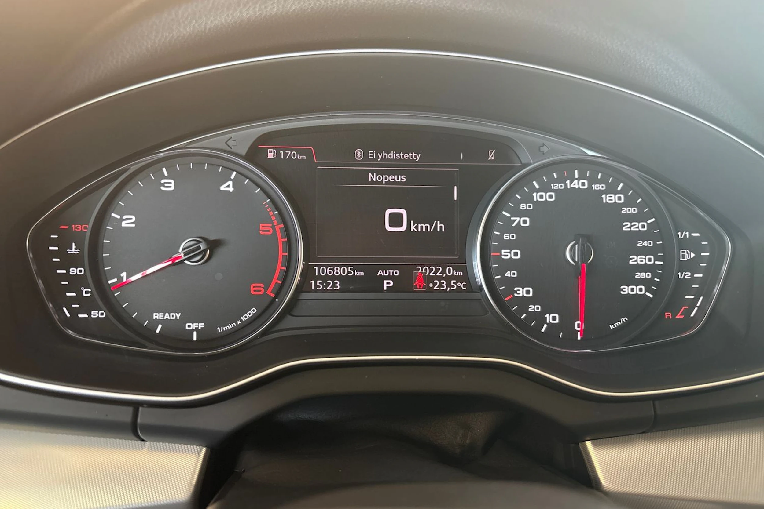 Musta Audi Q5 2020 kuva 11.