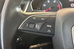 Musta Audi Q5 2020 kuva 13.