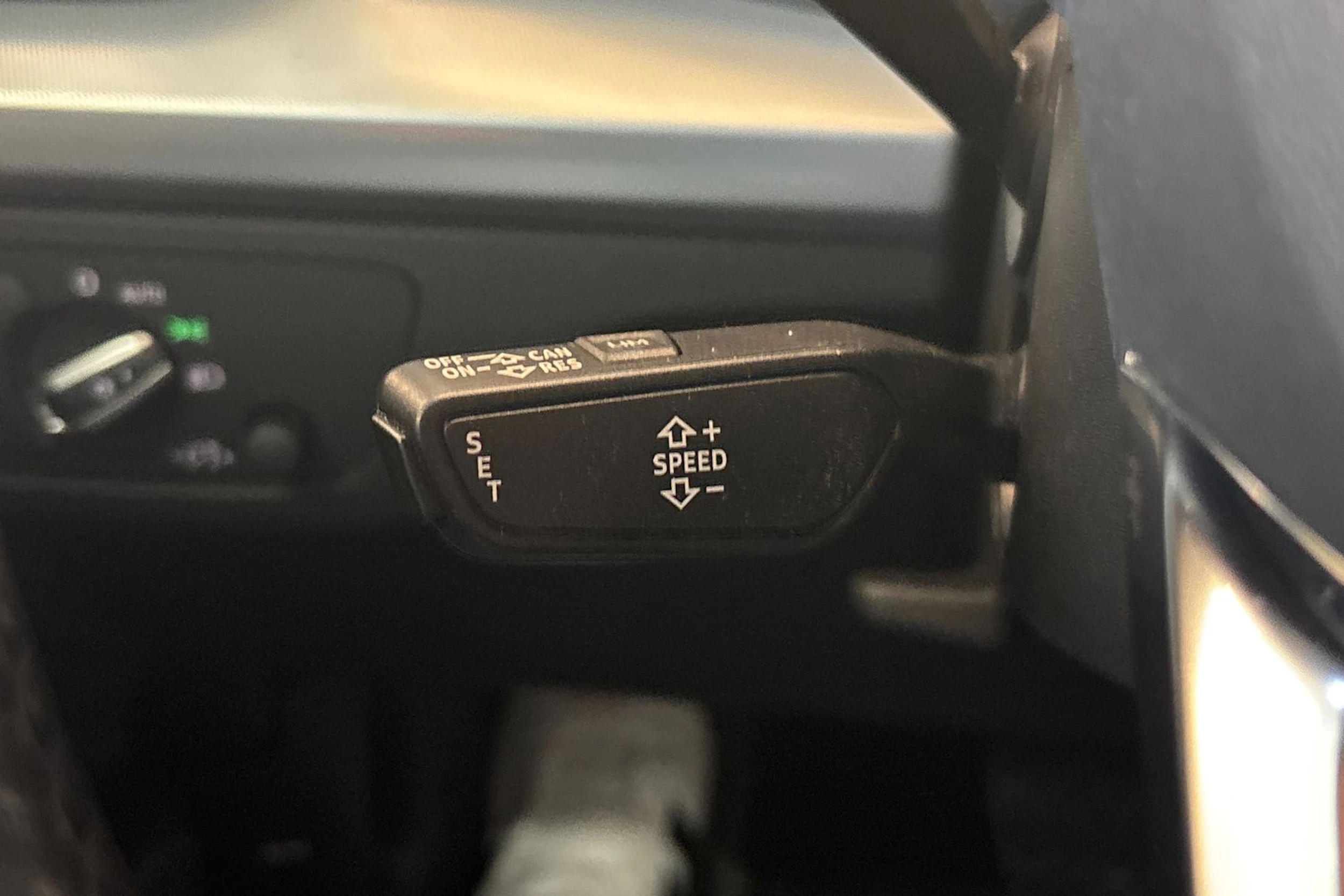 Musta Audi Q5 2020 kuva 14.