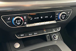 Musta Audi Q5 2020 kuva 17.
