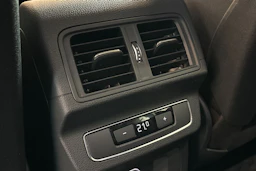 Musta Audi Q5 2020 kuva 19.
